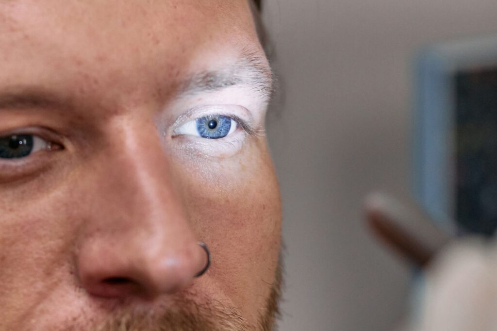 Øjenoperationer er blevet markant billigere – her er årsagerne
